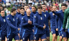 三亿体育体育直播-塞尔维亚队在欧预赛中展现出色的团队合作