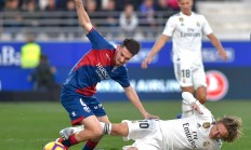 三亿体育体育网站入口-瓦伦西亚客场不敌格拉纳达，积分榜滑落的简单介绍