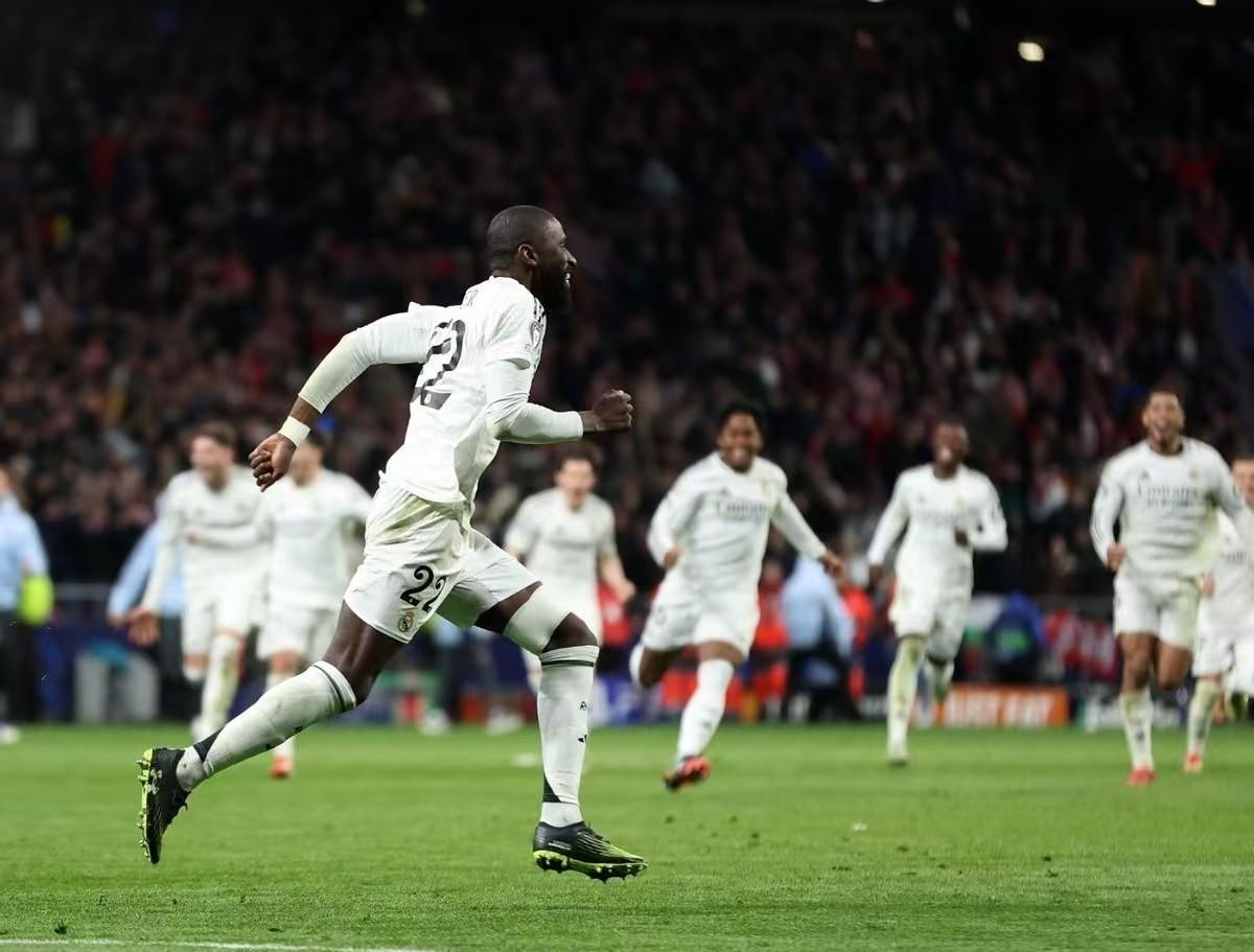 皇马三球大胜,轻松晋级半决赛! 皇马三球大胜,轻松晋级半决赛!