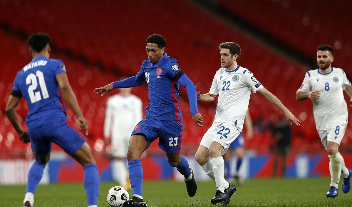 塞尔维亚队在欧预赛中展现出色的团队合作