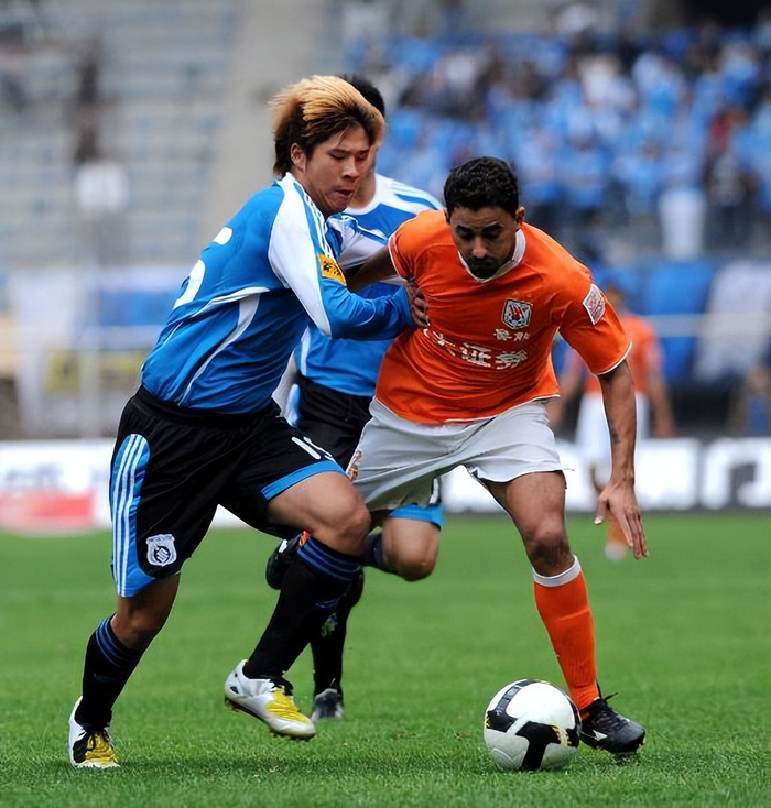 鲁能主场一球小胜，暂时占据前列！